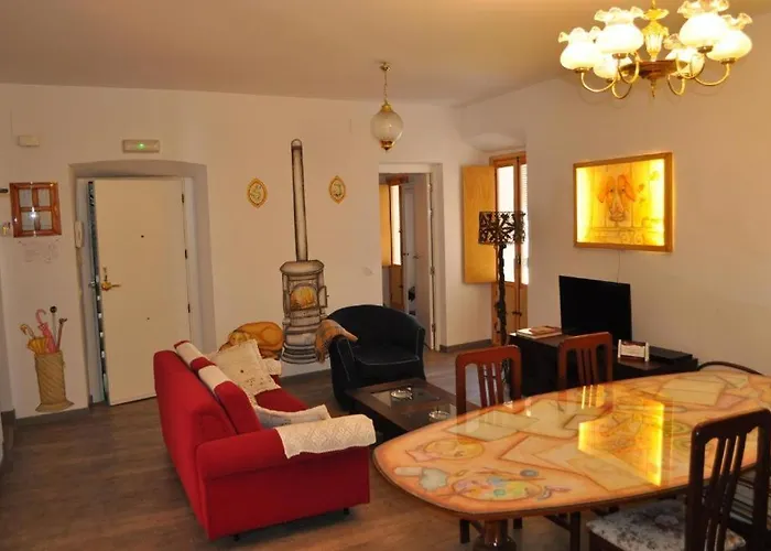 Plaza De Santiago - 2 Hab Caces